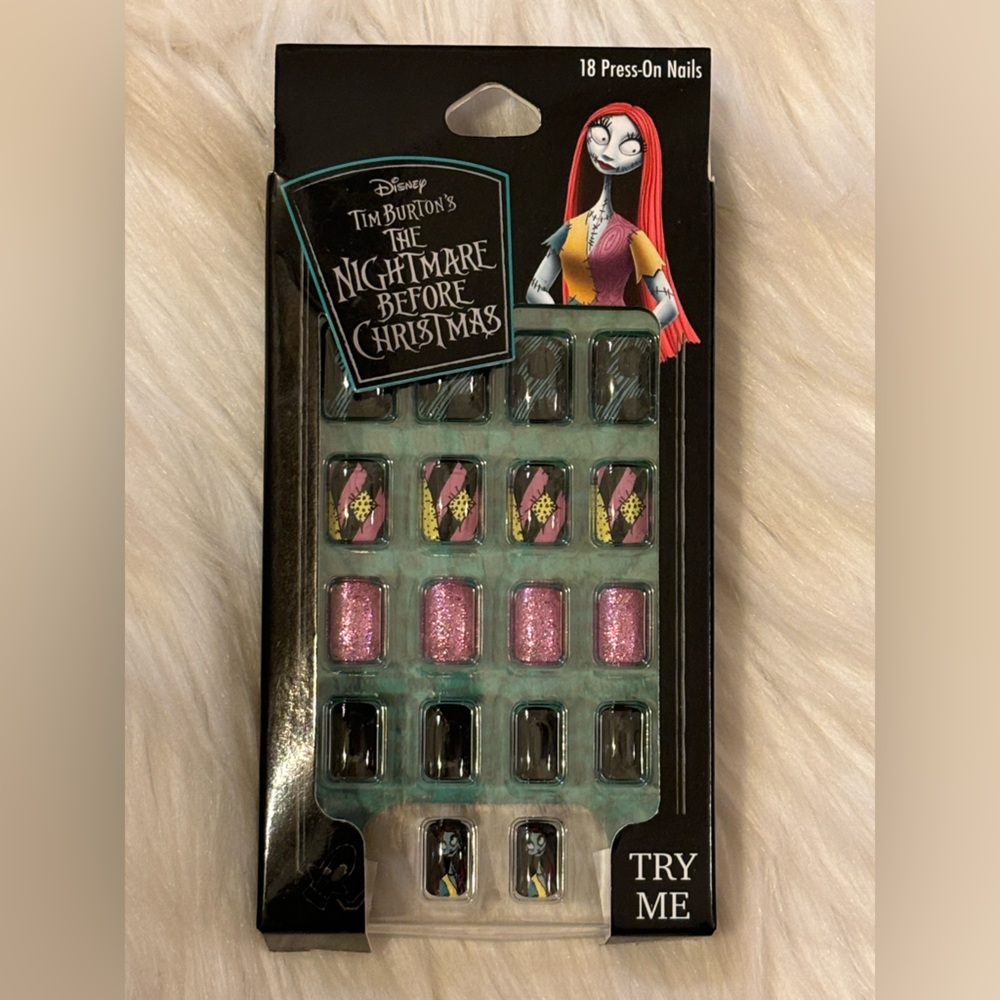 Disney Nightmare Before Christmas Sally Press on Nail Set